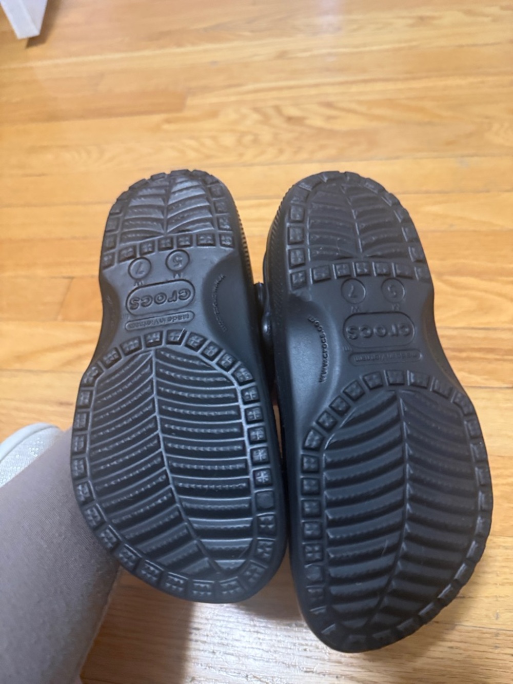 CROCS Classic Black Clog Mules - Picture 4 of 6